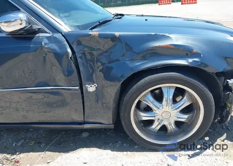 2007 Chrysler 300C z USA, uszkodzony, nr VIN 2C3KA63H67H838800